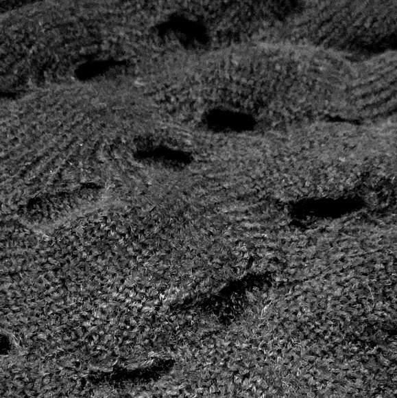 BLACK SWEATER TOP - Picture 4 of 4